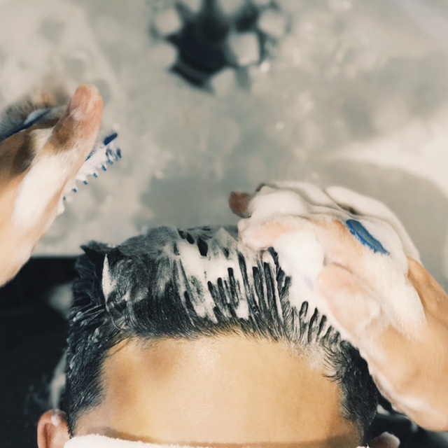 頭が臭い 頭皮の臭いの原因と改善 正しいシャンプーの仕方 吉祥寺の床屋 バーバー Chill Chair 吉祥寺